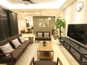 Ian's 5th Home