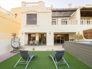 Fairways Villa at Al Hamra Village