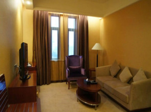 Yuexiu Hotel Guangzhou,Curio Collection by Hilton-Free shuttle between hotel and Exhibition Center during Canton Fair & Exhibitor Registration Counter