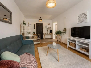 Daisy Apartment 11