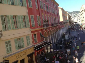 Lumineux Appartement- Carré D or- Proche mer