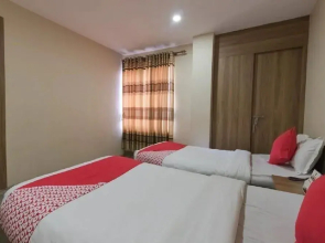 OYO 735 Dream Dine Inn