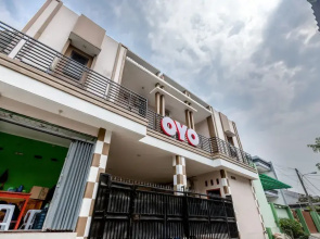 OYO 1744 Midys