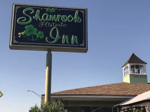 Shamrock Cove Inn