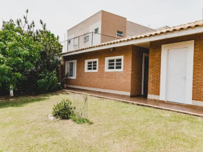 Incrivel casa com ampla area de lazer em Atibaia