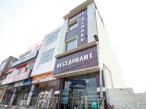 OYO 70744 Hotel Atharv