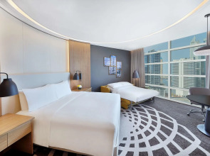 Отель Double Tree by Hilton Dubai Business Bay