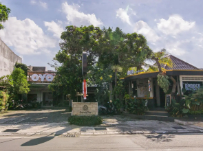 Oyo 1059 Roemah Oma Guest House