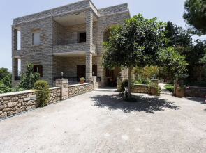 Peacefull Stone-Built Villa