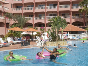 Apartamentos Marola Park