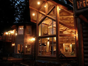 Sandy Salmon Bed & Breakfast Lodge
