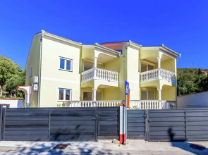 Villa in Croatia Near Beach With Pool