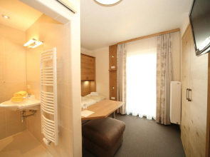 Edelweiss Apartments