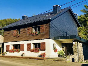 Chalet Renovated with Great Care, Large Garden, Direct Access To the River