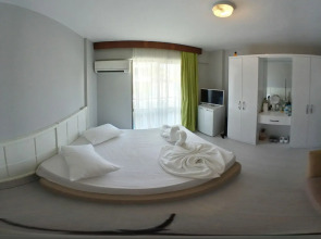 Kaftans City Hotel by RRH&R