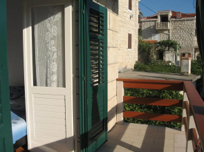 Apartment Pero - free wifi and air con