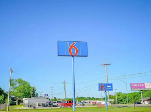 Hiway Inn Express of Atoka