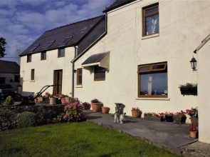 Plas Newydd Farm