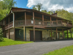 Hillside Retreat 4 Bedroom House