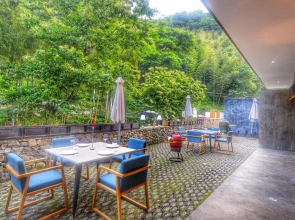 Wushan Hostel