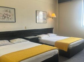Hotel Plaza California