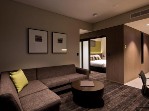 The Glen Hotel & Suites