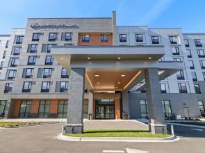 Hampton Inn & Suites by Hilton Chicago Medical District UIC
