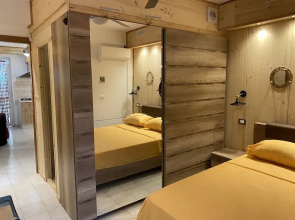 Apartment - Sleeps 2 & Swimming Pool