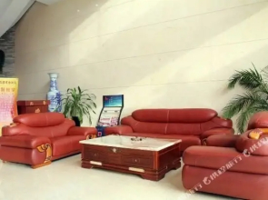 Dongshi Hotel (Huoju Zhangjiabian Branch)