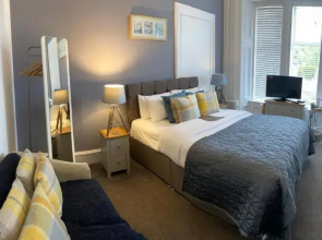 Haylie Hotel