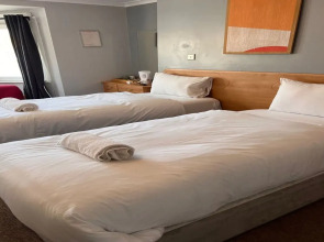 Gullivers Hotel - B&B