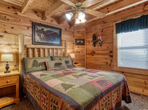ER245 - Almost Heaven Great Location - Close To Town! 3 Bedroom Cabin by RedAwning