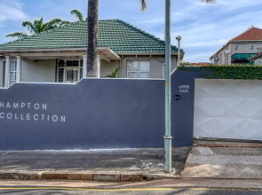 Hampton Collection - Trendy 2 Sleeper Apartment with Pool