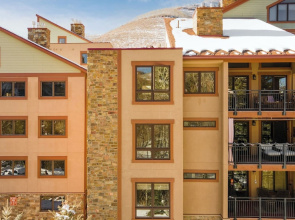 Cloud 9 by Avantstay Located at the Base of Vail Ski Resort w/ Community Pool & Hot Tub