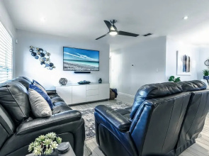 Fruit & Wine Saltwater Pool Home