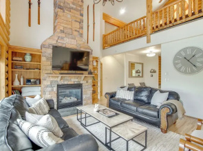 Hot Tub, Game Room! 3-story Brian Head Home
