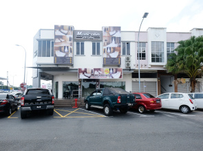Super OYO 43935 Mancalin Hotel