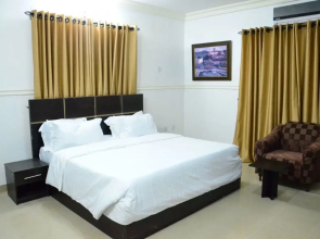 Bjorne Classic Suites