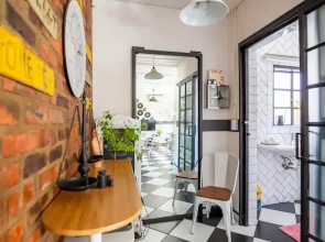 Retro-vintage New Yorker Apartment in Centurion
