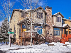 Bear Hollow Ski Retreat by Casago