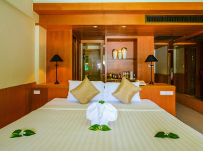 Seaview Patong Hotel