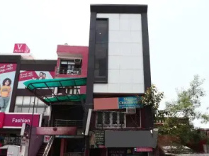 Hotel G 9 By OYO Roms