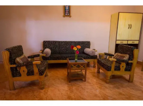Alcove Beach Resort