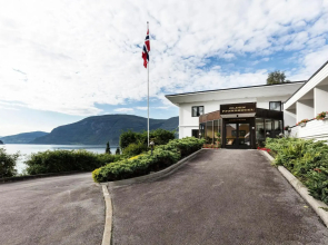 Olden Fjordhotel