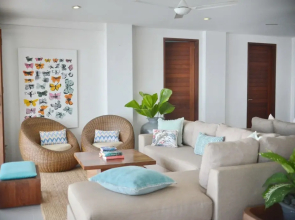 Malimbu Cliff Villa