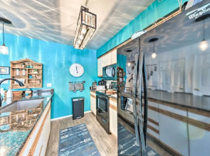 Bright Cloudcroft Condo w/ Game Room + Deck!