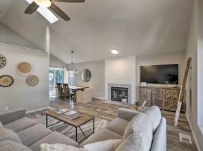 Modern Flagstaff Retreat ~ 4 Mi to Downtown!