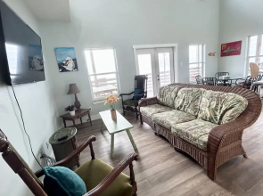 Lv105 - Red Head Pond 3 Bedroom Home by Redawning