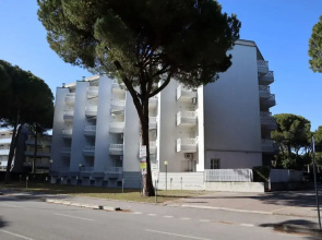 Flat for 4 People With Terrace in Residence With Shared Swimming Pool