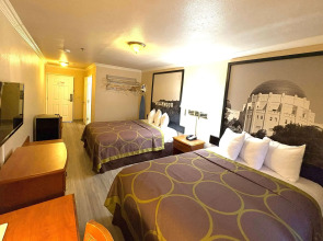 Super 8 by Wyndham Hollywood/LA Area